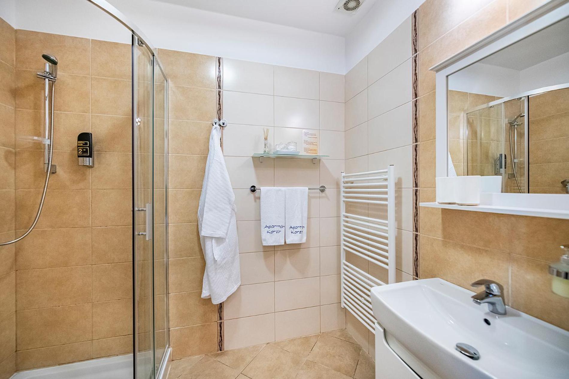 Besenova Apartman Korzar Exterior foto